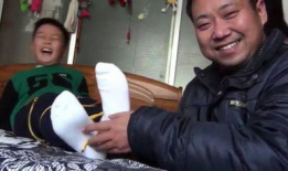 挠脚心的视频,挠脚心视频教程大揭秘